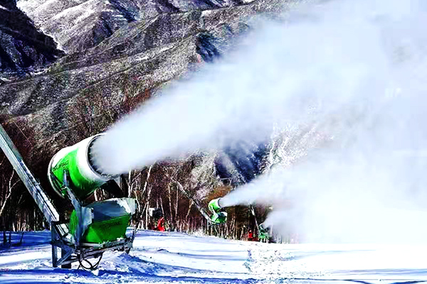 造雪機對滑雪場的作用您們了解多少呢