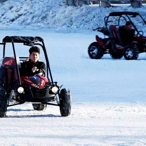 雪地摩托卡丁車